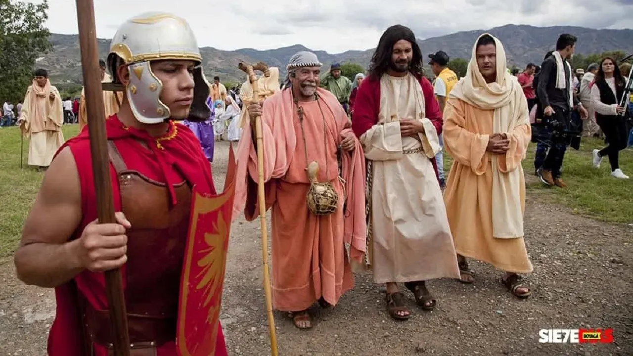 Sáchica, Boyacá conmemora 66 años de tradición con su icónica obra teatral de Semana Santa sachica semana santa_11zon.webp